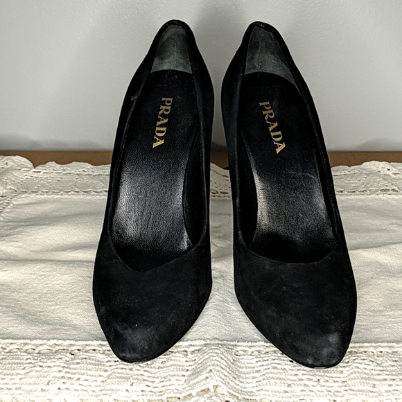 Prada Shoes - Prada suede pumps